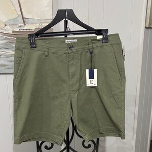 Rockport Men's Shorts in Olive